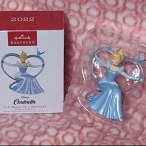 2022 Hallmark Keepsake Disney princess Cinderella Christmas ornament
